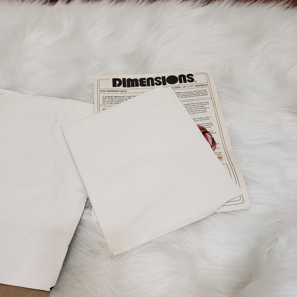 Vintage Dimensions counted cross stitch garden cat - Picture 5 of 11